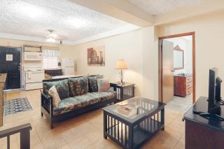 Family Getaway Suite at Hummingbird Home Suites Gold Standard Certified - 8