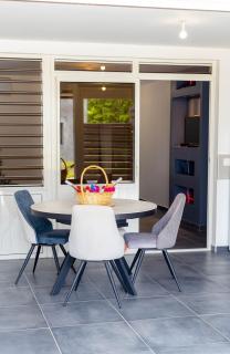 Secret Escape Quiet 2-bedroom with terrace for 4 - 3