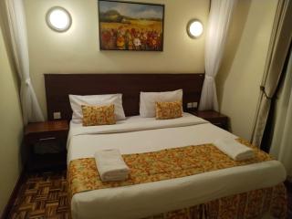 MECKNA SUITEs - 1