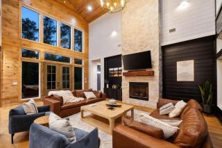 Midnight Skies Luxury 5BR - Hot Tub & Mountain Views - 9
