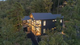 Midnight Skies Luxury 5BR - Hot Tub & Mountain Views - 7
