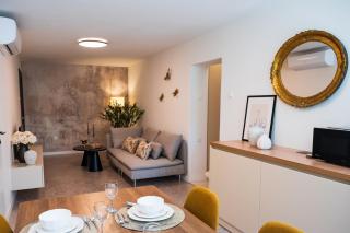 APARTMENT ATRIO SILENTE - two connected one bedroom apartments - sleeps 4 - 800 m from Split Old Town - 9