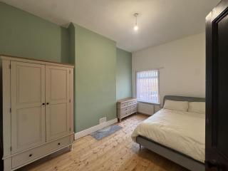 Crosby & Waterloo Beachside Stay - 1