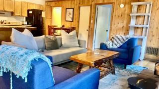 Cozy Condo for 4 w Hot Tub & Pool Walk to Village - 4