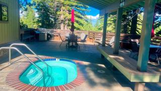 Cozy Condo for 4 w Hot Tub & Pool Walk to Village - 8