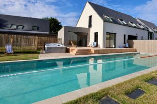 TRILIV Exclusif 15 pers - Piscine 25m Sauna Jacuzzi - 4