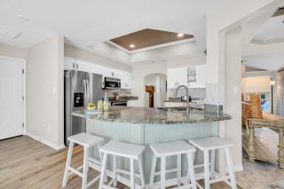 Serenity Cottage by Beach Stay Vacations - 1