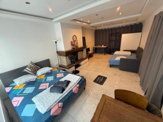 The Beautiful White Villa - 5