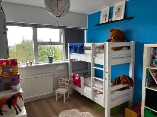 Spacious Family Home in Reykjavík - 4