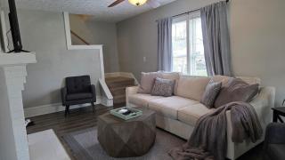 The point - Spacious Family Vacation Home Near Downtown Columbus - 4