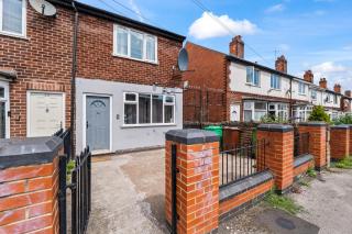 CityBuzz 4 Bedroom House in Nottingham Sleep 7 - 5
