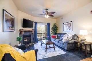 Beautifully Updated PC condo w Pool, Hot Tub, Gym! - 9