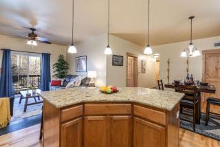 Beautifully Updated PC condo w Pool, Hot Tub, Gym! - 7