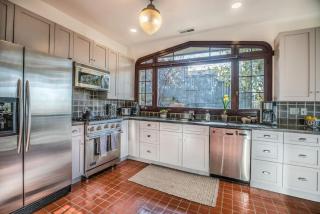 Stunning View, Frank Lloyd Wright Inspired Home! - 1