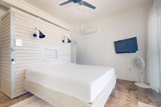 White Sands Beach House - 4