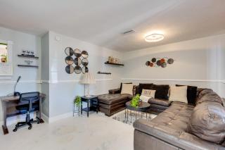 Fun in the Sun! Vibrant Port Richey Home w/ Lanai - 6