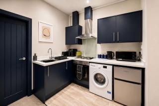 Amazing City Centre Apartment - 8