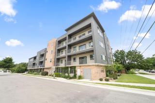 2BR South Congress Condo for 6 Near DT - 7