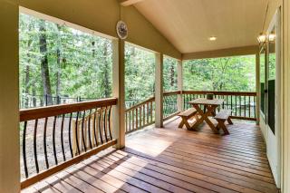 Relaxing Riverfront Getaway w/ Fire Pit in Idanha - 8
