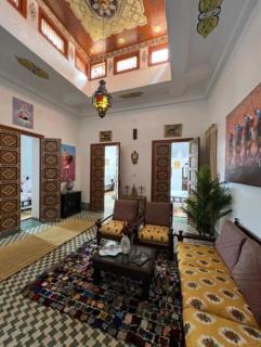 Golden house - 7