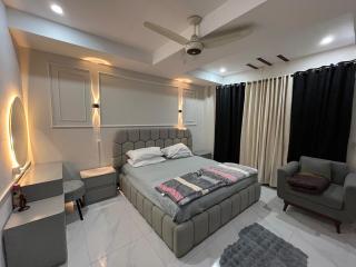 Luxury 2BR Self Check in Netflix H-13 Islamabad - 7