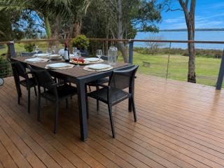 Absolute lakefront house - enjoy the sunrise - 0