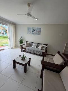 Casas no Residencial Mont Sião com 1, 2 ou 3 suítes (todas com ar condicionado) condomíno a poucos metros da praia de Taperapuã (Axé Moi), com 2 piscinas adulto, 2 infantil, sauna e 2 portarias, casas com internet privativa 300MBPS - 1
