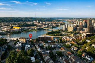 Luxury Living and Skyline Views at our Grandview Retreat - 8