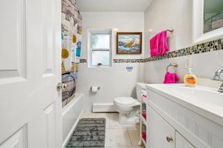 2BR Jersey City Oasis - Quick NYC & MetLife Access - 1