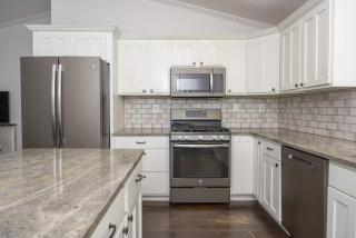 4 BR Renovated Home - Next to Horse Show Pet Friendly - 1