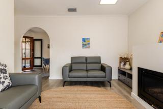 Spacious Unley Home Fast WiFi Free Parking - 0