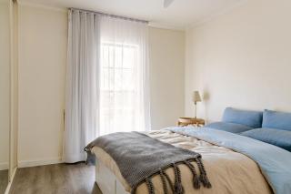 Spacious Unley Home Fast WiFi Free Parking - 8