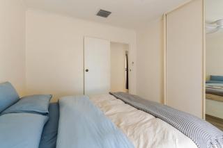 Spacious Unley Home Fast WiFi Free Parking - 6
