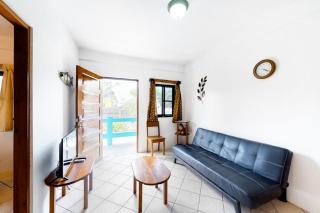 Affordable Suite on Gated Property with Rooftop Deck WiFi AC and Shared Pool - 9