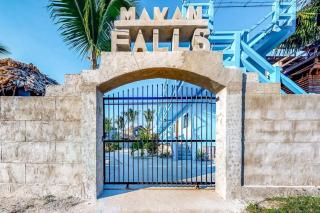 Island Paradise Suite with WiFi Partial AC & Pool Rooftop Patio & BBQ Area - 1