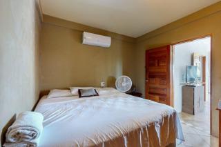 Resort Gem with Great Views WiFi AC Shared Pool & Rooftop Deck - 5