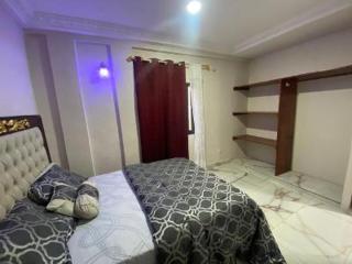 Appartement climatisé de 2 chambres 2 toilettes au goudron à Yaoundé Nsimeyong 100m du collège Vogt,50m super marché DOVV, WIFI haut débit gratuit 11 R&B - 2