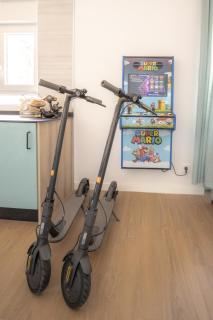 Nuevo, Maquina Arcade, Patinetes y Parking - 5