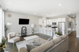 Elegant Oasis 2 bed 2 bath Near Downtown and United Center - 8