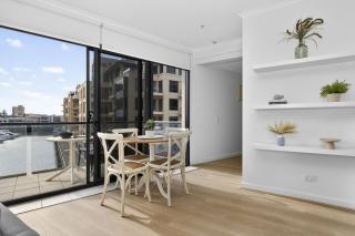 Wow! Panoramic Marina Views w/ Carpark, Wi-Fi - 5