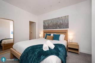 Panoramic Views Pool Parking and Prestige Living - 8