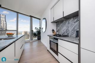 Panoramic Views Pool Parking and Prestige Living - 3