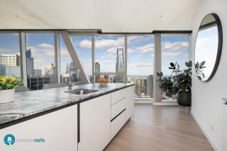 Panoramic Views Pool Parking and Prestige Living - 2
