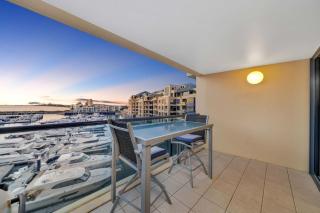 Sub-Penthouse with Marina View by Host Solutions - 4