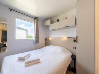 Nature-Rich Caravan Retreat for 6 - 9