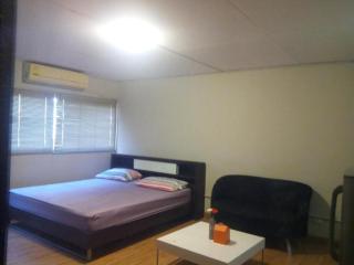 Welcome to Popular condo Mueang Thong Thani - 5
