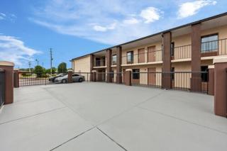Americas Best Value Inn Brownsville West - 4