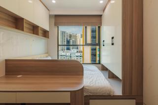 Luxury Corner 2BR - Dream Lake & Pool Views - 2