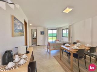 Beachfront Duplex A, por Be My Guest - 4