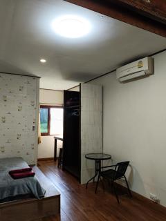 Lake side garden house - 3